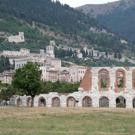 Happy House Apartment Gubbio Bagian luar foto