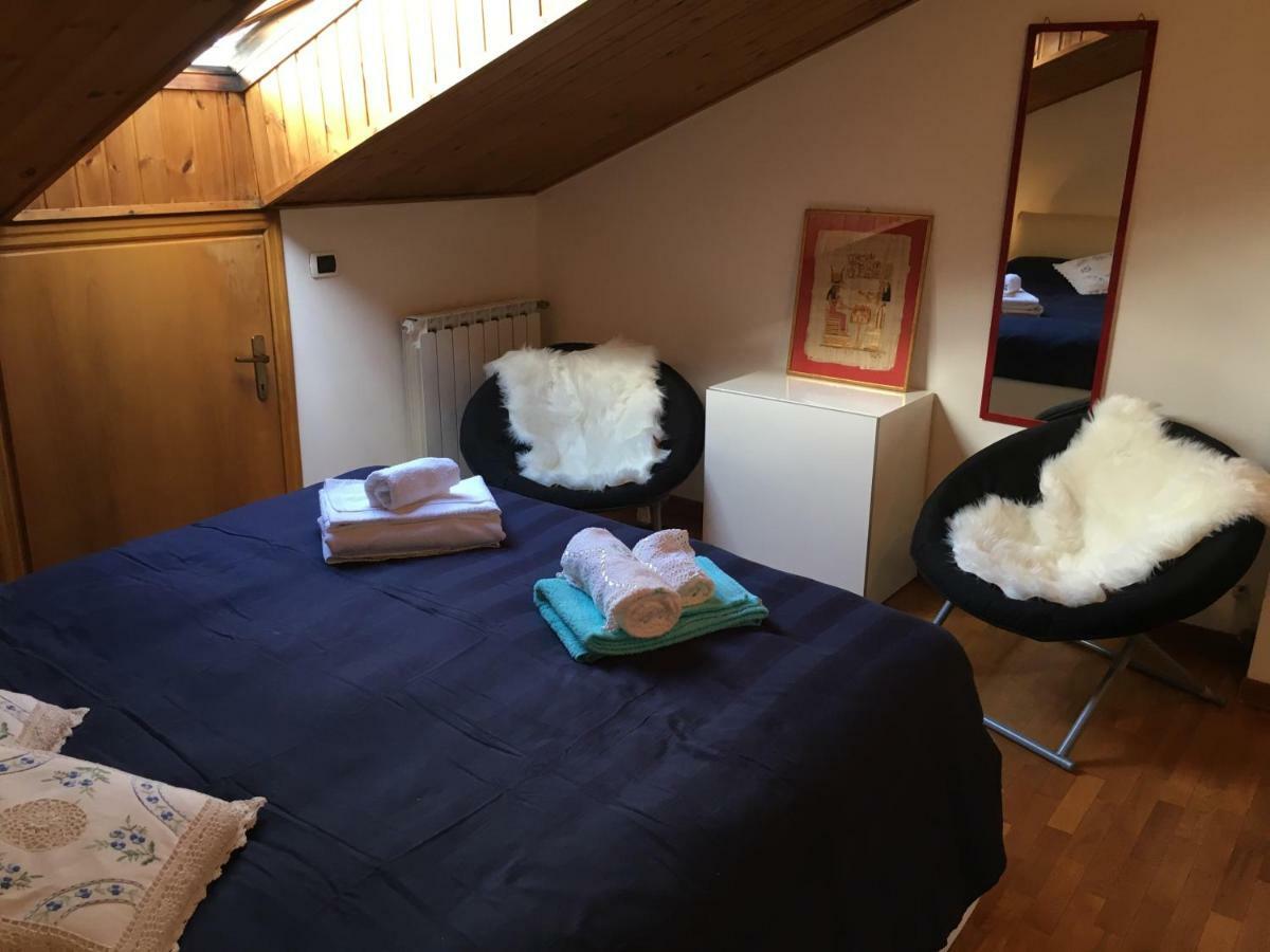 Happy House Apartment Gubbio Bagian luar foto